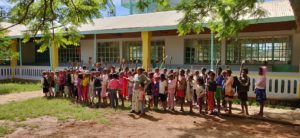 apprenons aux enfants à planter des arbres